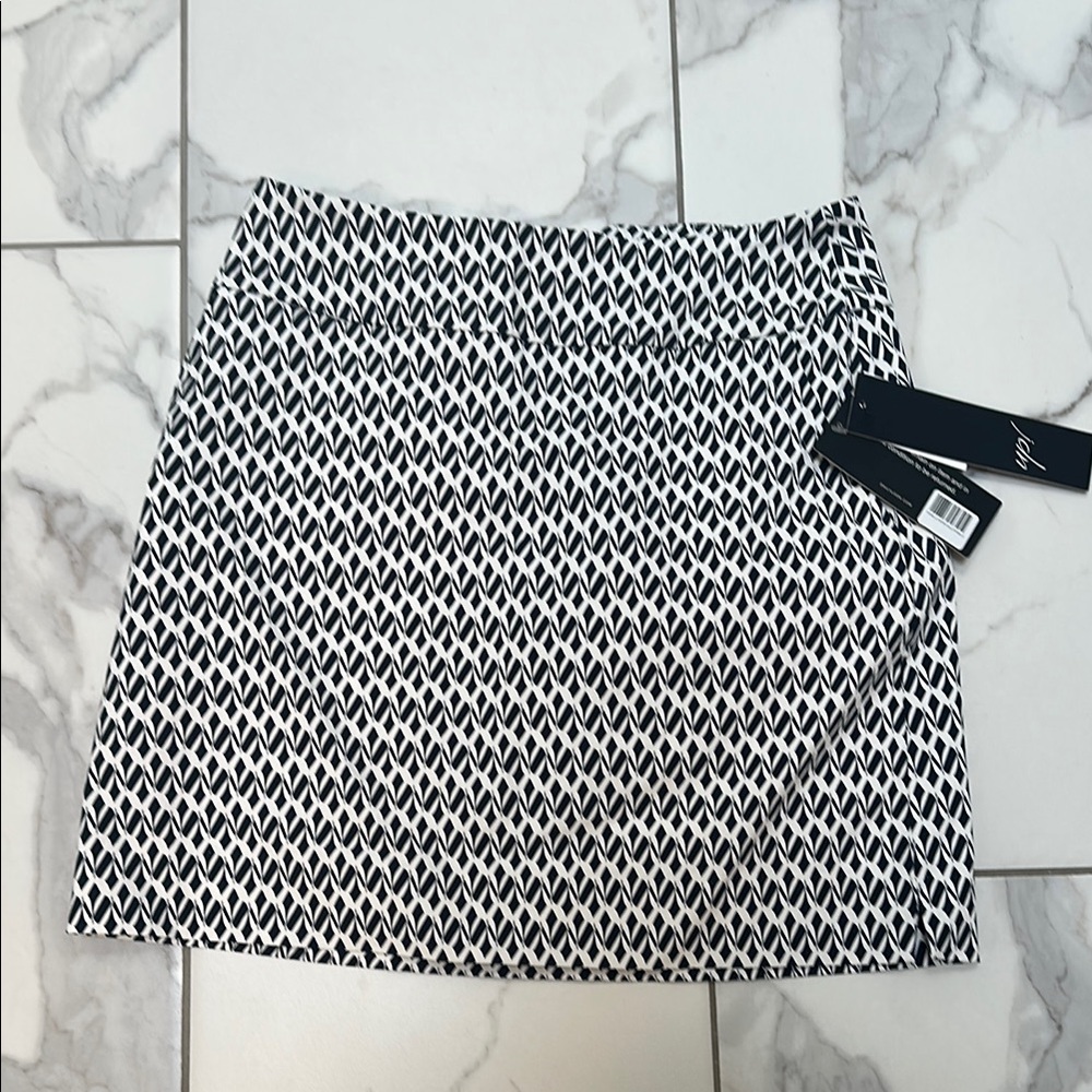 Stylish Black and White Skirt